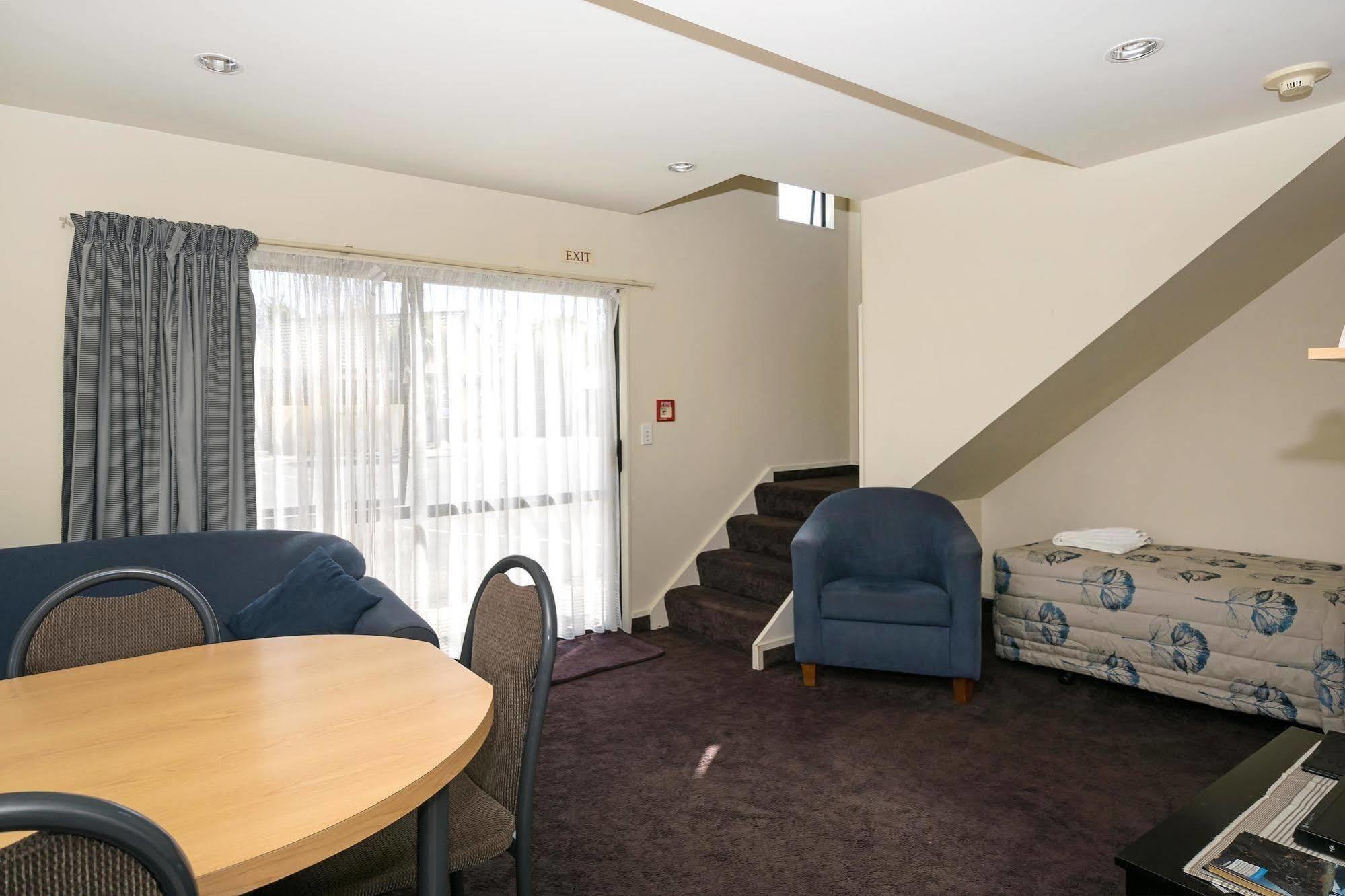Ashleigh Court Motel เบลนิม ภายนอก รูปภาพ