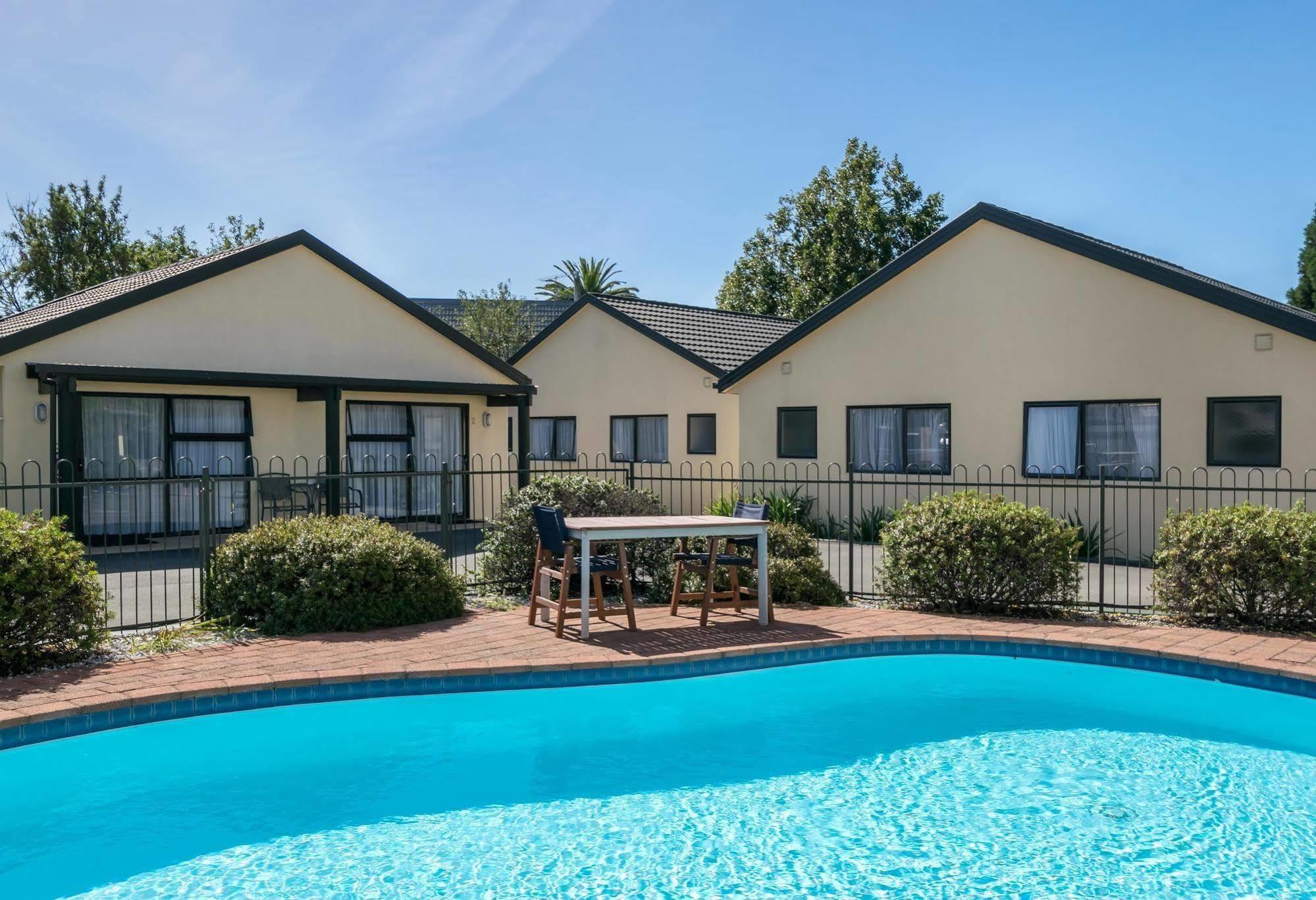 Ashleigh Court Motel เบลนิม ภายนอก รูปภาพ