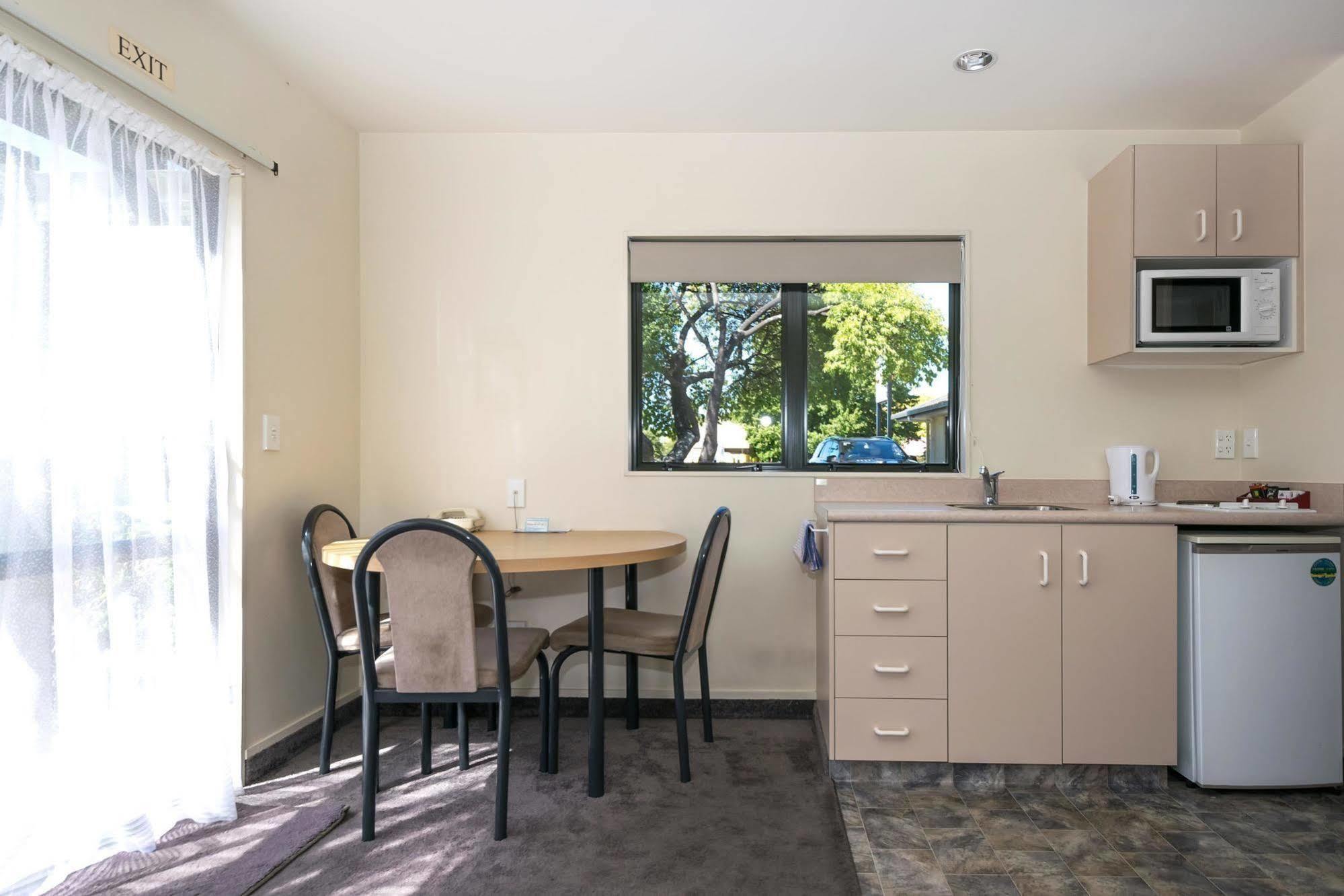 Ashleigh Court Motel เบลนิม ภายนอก รูปภาพ