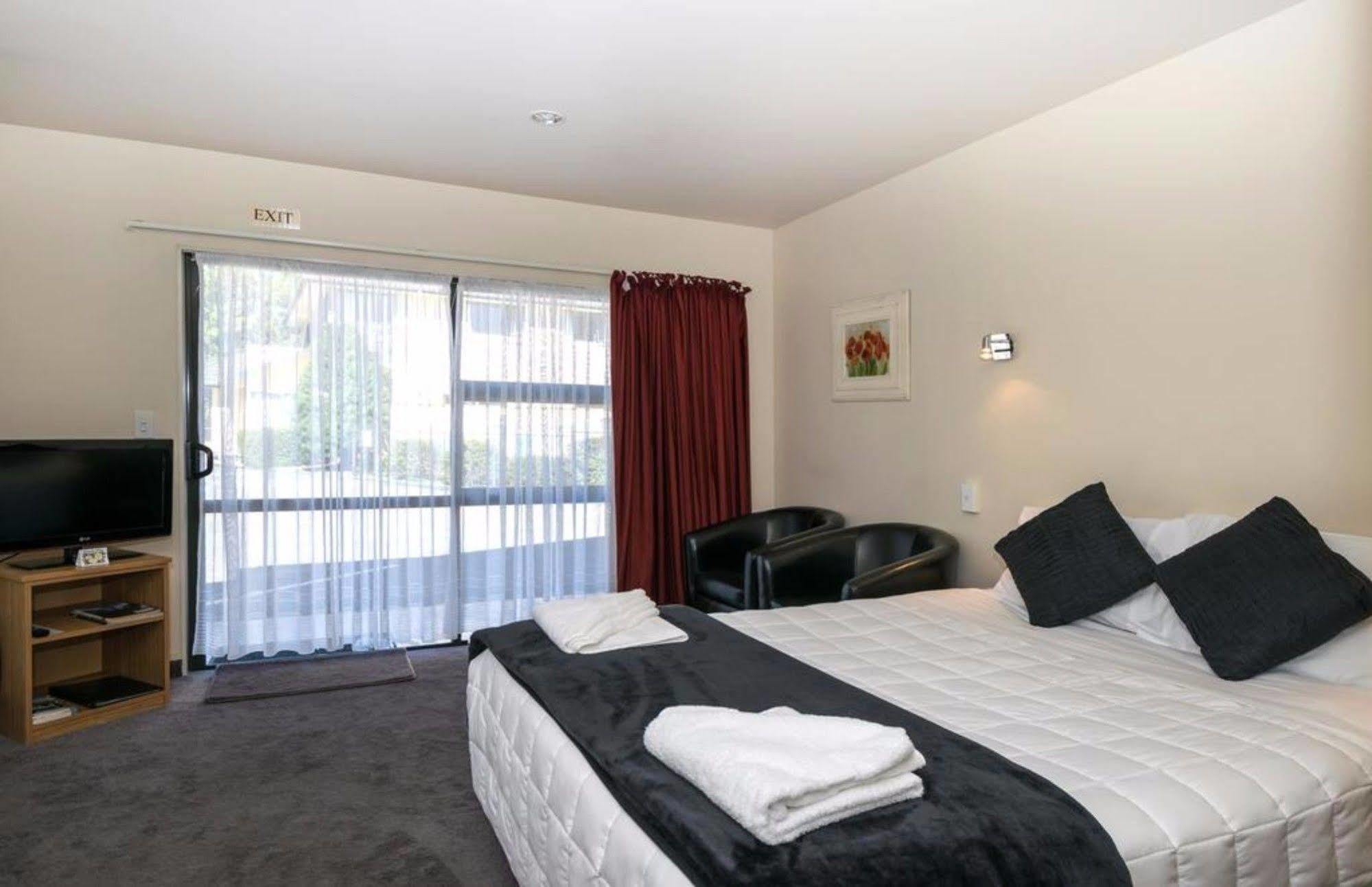 Ashleigh Court Motel เบลนิม ภายนอก รูปภาพ